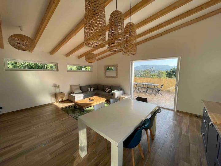 Petite Maison Avec Terrasse. - Ajaccio