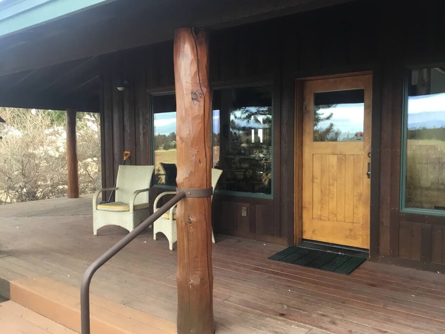 Covered Deck with Bar-B-Que