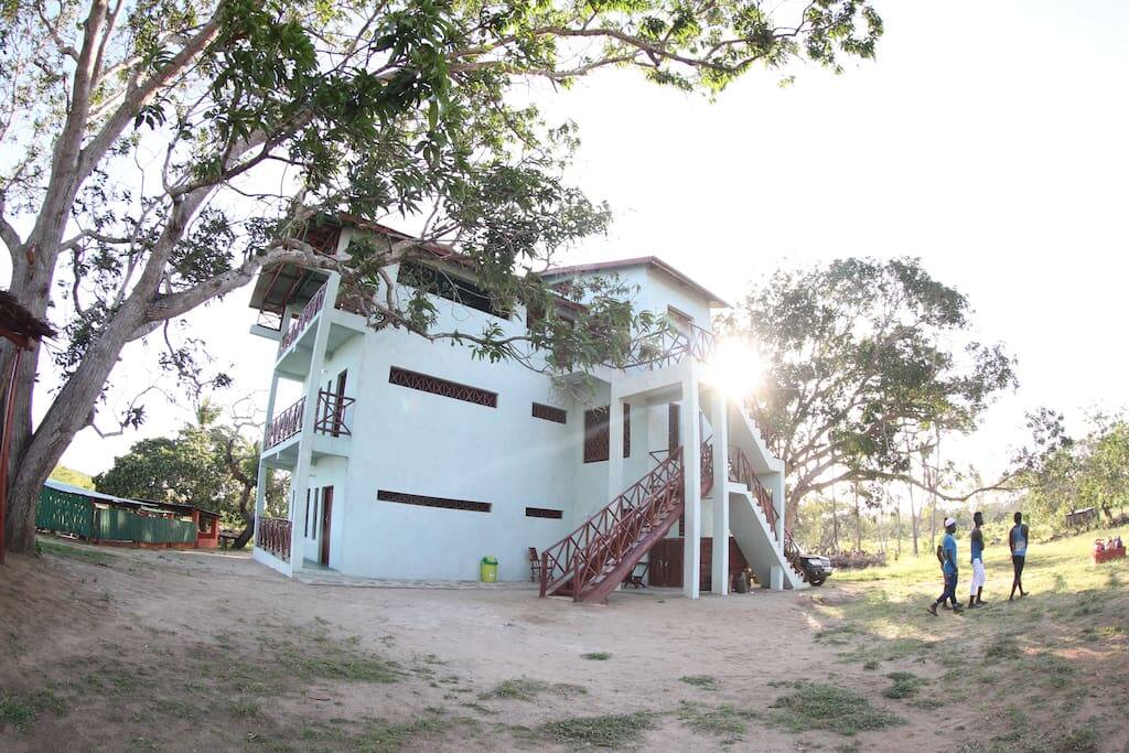 MANGROVE HOUSE