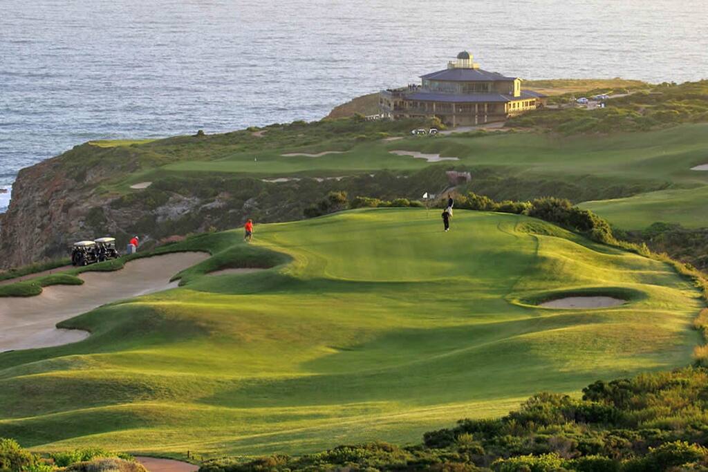 Pinnacle Point Beach & Golf Estate Villas for Rent in Mossel Bay