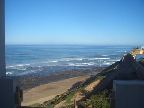Ocean-front 1-bed apartment