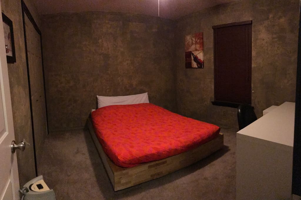 Guest bedroom