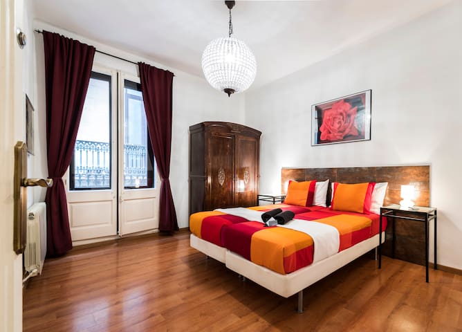 VIDRE HOME PLAZA REAL on LAS RAMBLAS