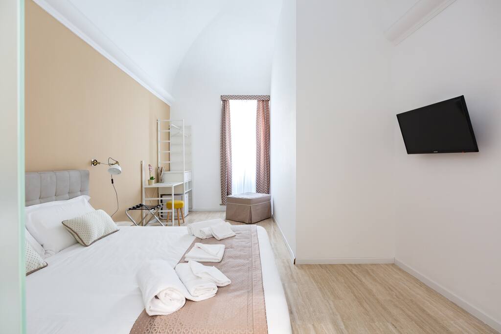Your Bedroom (2-3 guests)