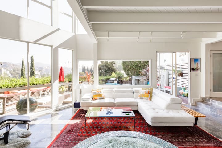 Serenity in an Architectural Masterpiece with Walls of Glass