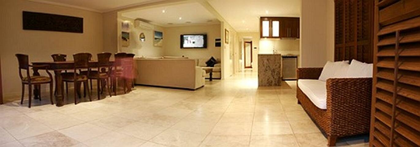 Luxury Beach Front Accom. Byron Bay gallery image 4