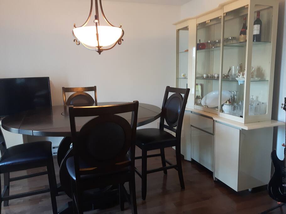 Salle à manger/Dining Room