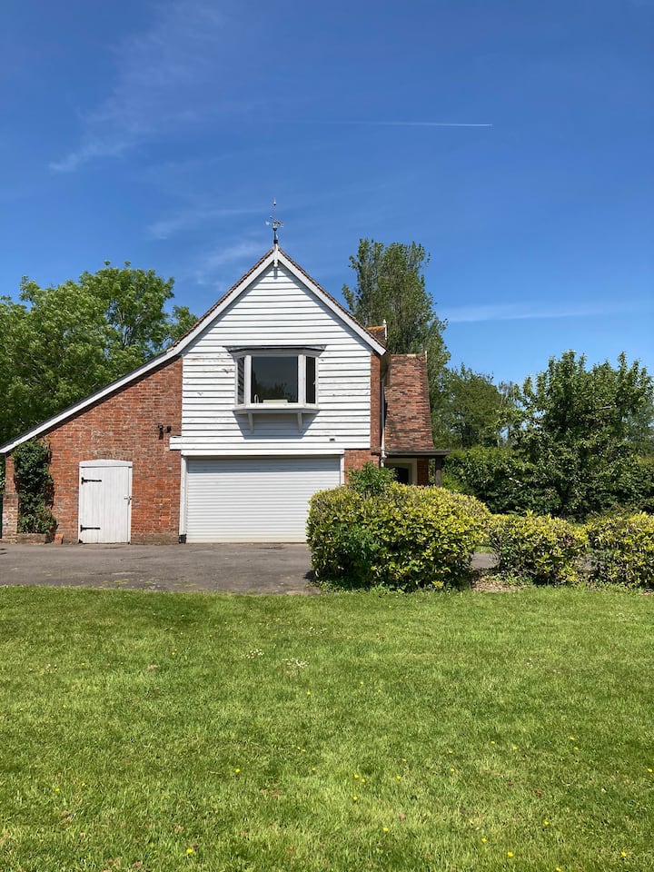 The Lodge at Poplar Farm 2 bedroom 1st floor annex Condominiums for Rent in Hamstreet Road