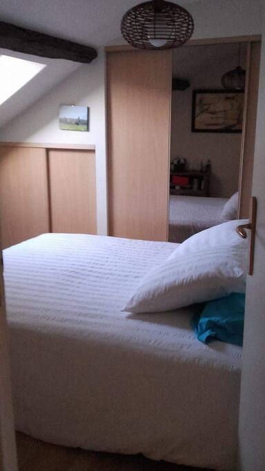 Chambre 1 mansardée