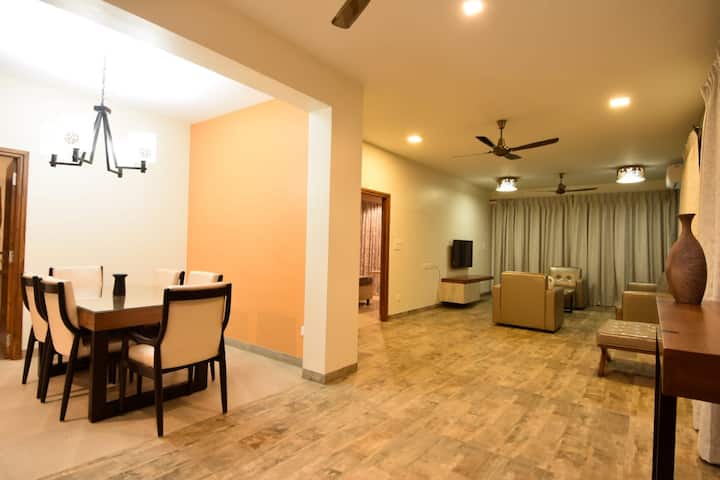 Dining area image 1