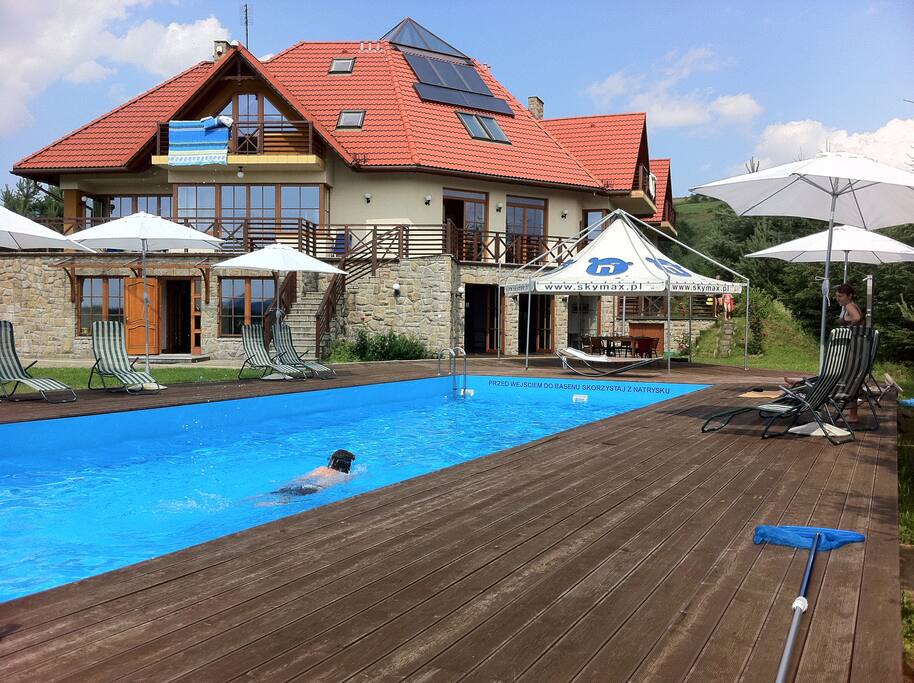 Widok na basen od strony zachodniej
