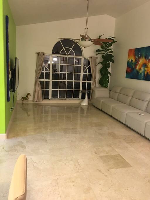 Family Room/TV