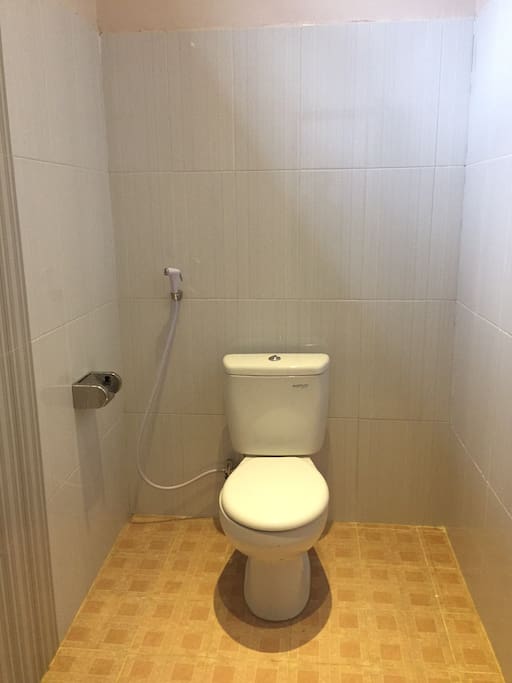 Toilet/Bathroom