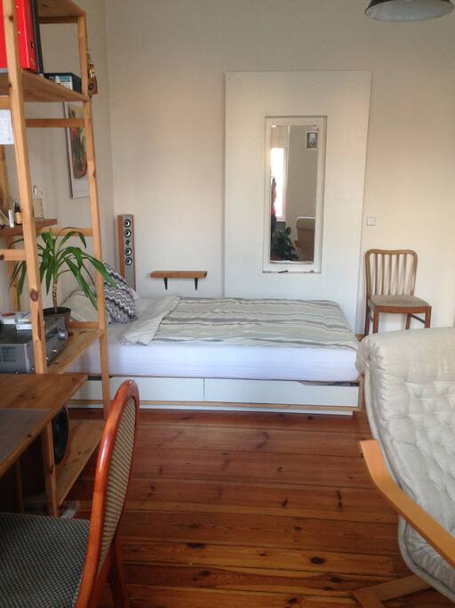 Schlafzimmer / Bed room