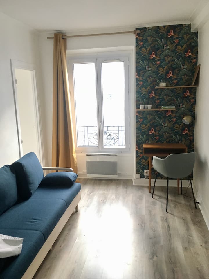 Charming Studio district Martyrs mobility LEASE Apartments for Rent