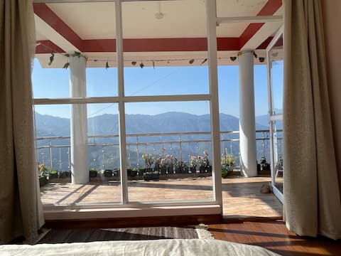 “Izom Him” A sunset and tea garden view stay.