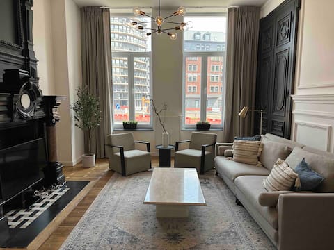 Top Airbnb: Elegant High-Ceiling Apt with Free Parking in Liège