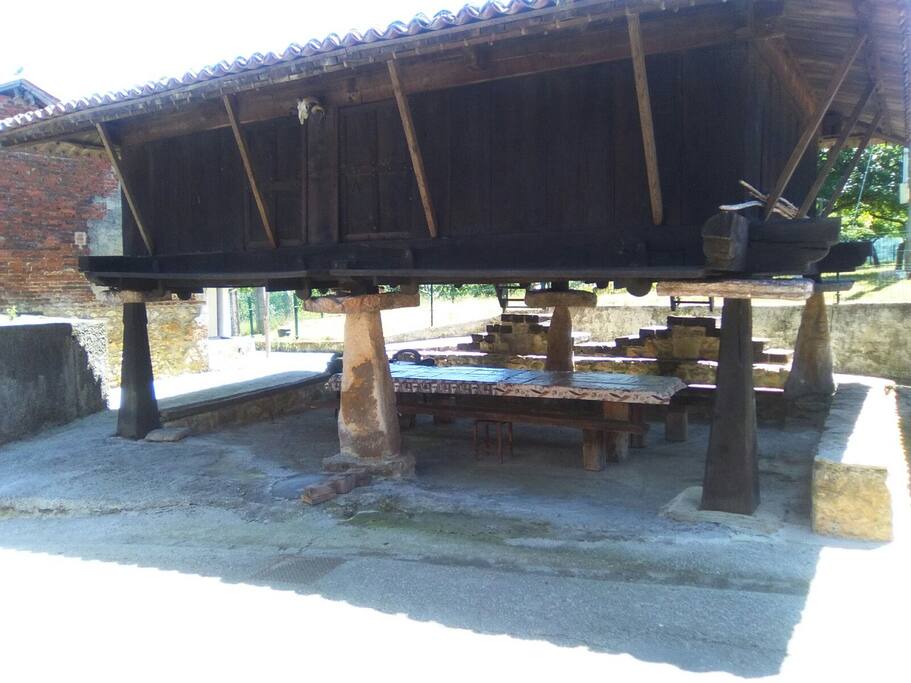 Horreo justo enfrente de la casa