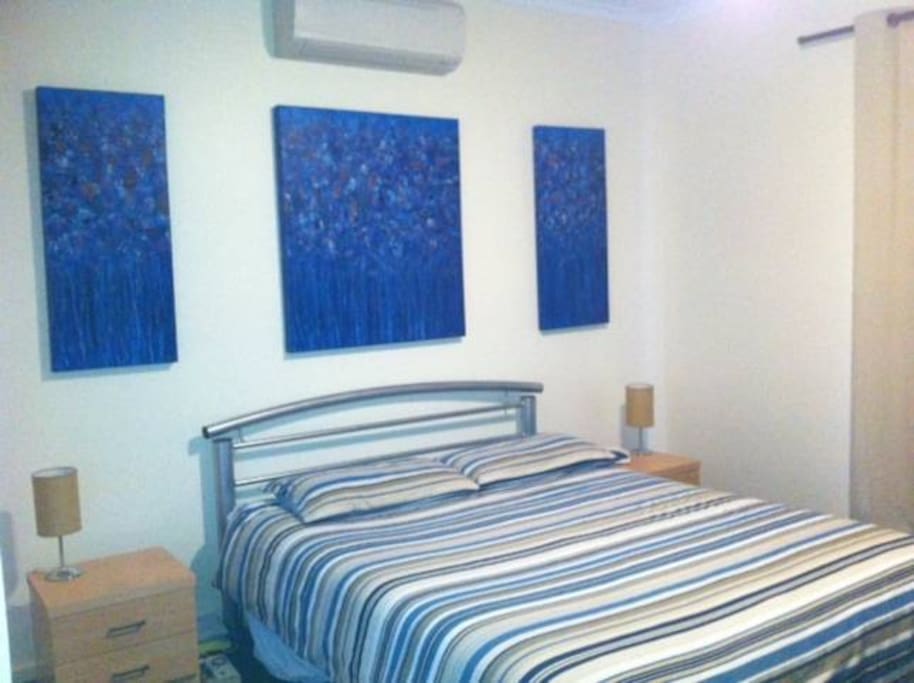3 large queen bedrooms, master with ensuite
