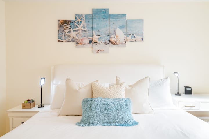 Bedroom with King bed