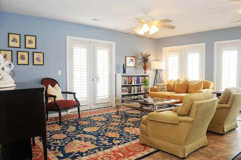 Popular Airbnb listing: Above It All with Southern Style in Georgetown