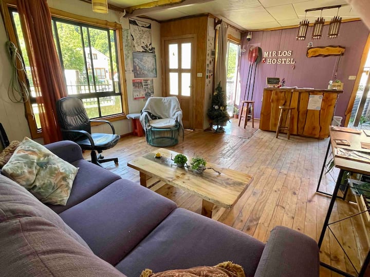 Mirlo's Hostel - Habitación Privada En Futaleufú - Futaleufú