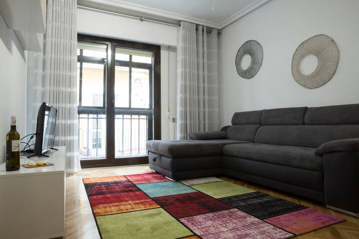 Madrid City Center w/Garage: Big & Comfy, 2 baths gallery image 4