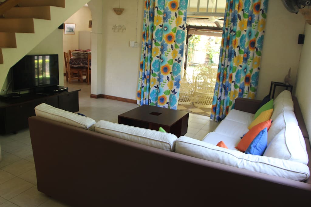 Lounge /TV Room