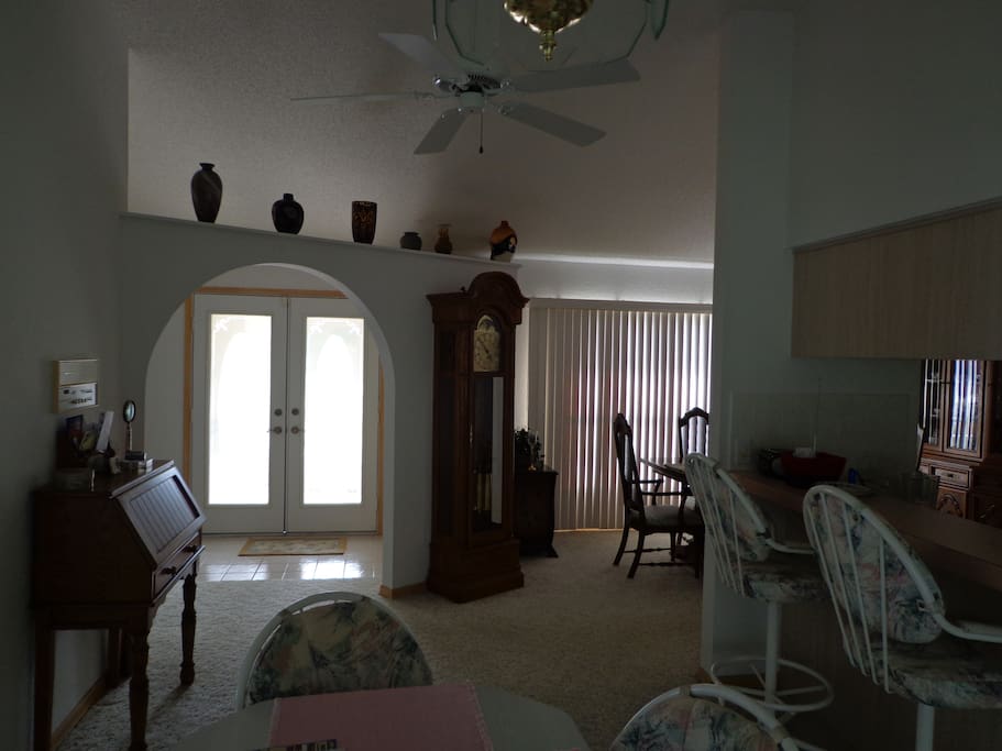 Entry, W/ Formal dining in the rear