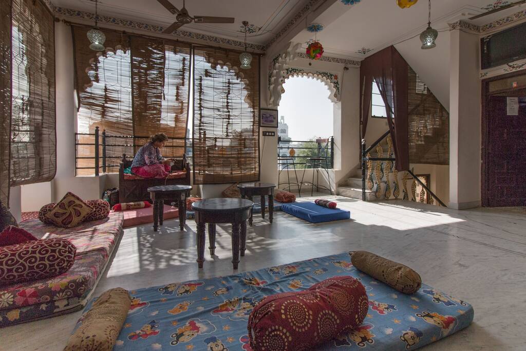 sitting area
