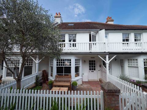Stunning 5 Bedroom House