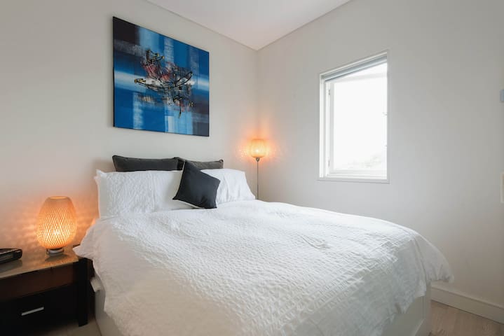 Modern 1 Bed Apt Bondi Beach