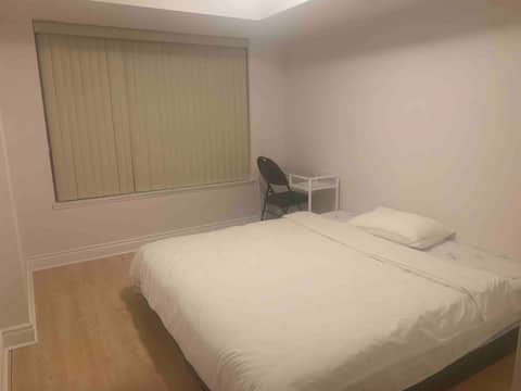 Top performing Airbnb: Comfy Condo in Berczy Village