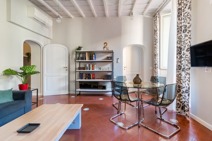 Spacious and elegant in Campo de’ Fiori | Int. 6