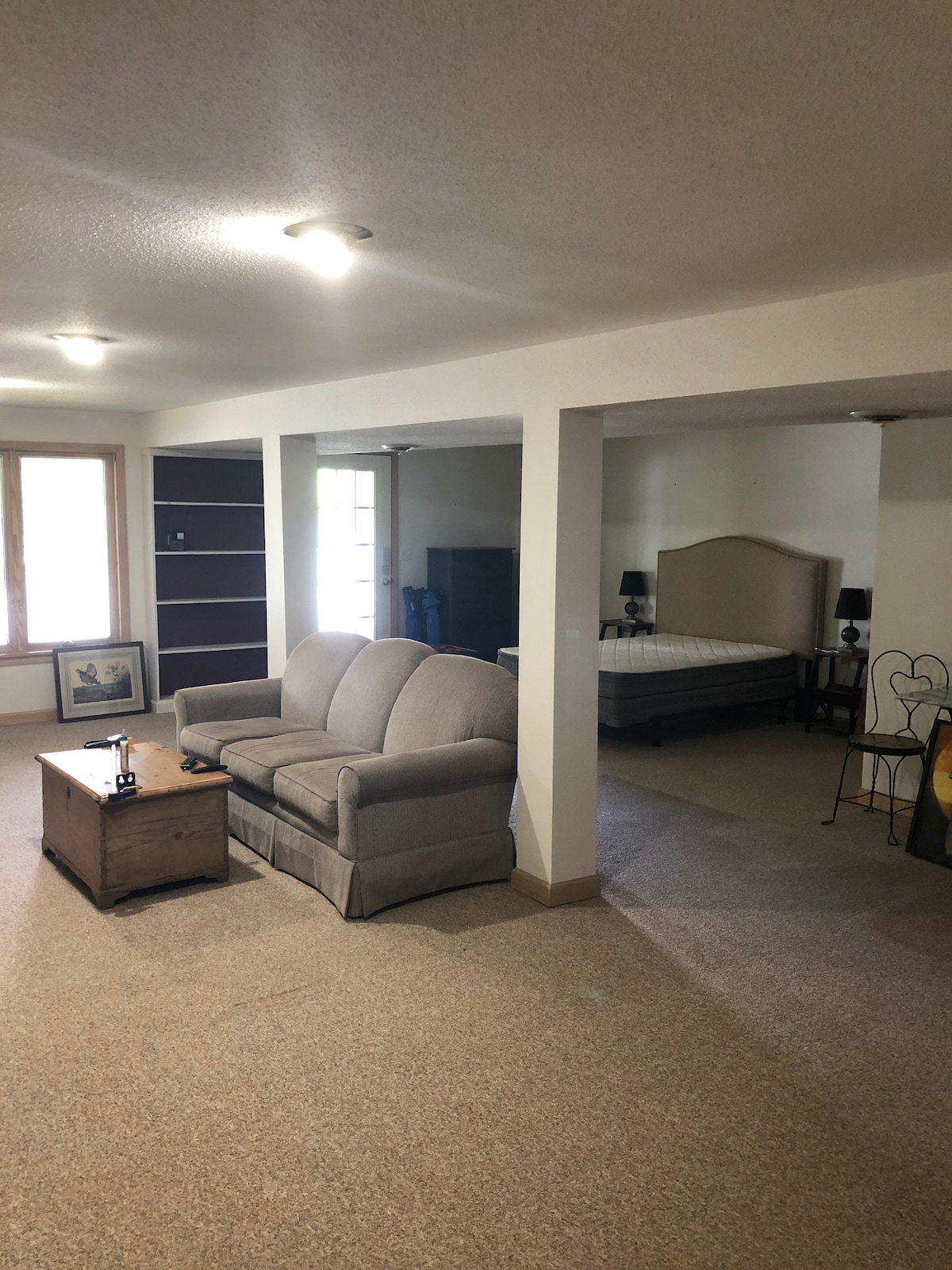 מרתף עם טלוויזיה 65אינץ', קוקו h, מיטה זוגית