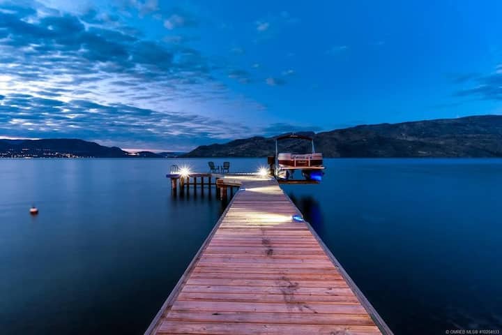 Entire Luxury Lakefront Estate Boater S Paradise Villas For Rent In Peachland British Columbia Canada