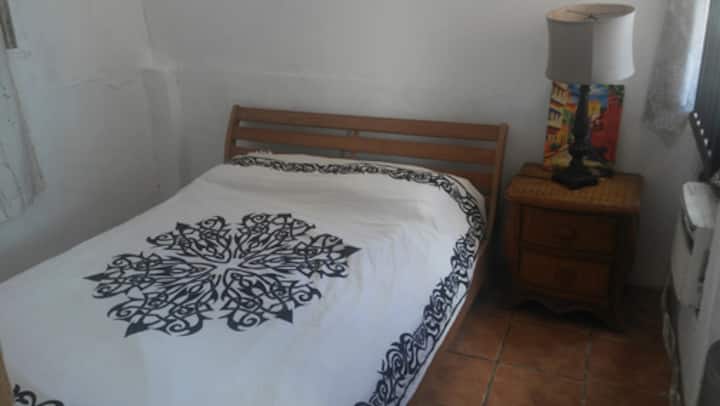 Dormitorio (colchón queen)