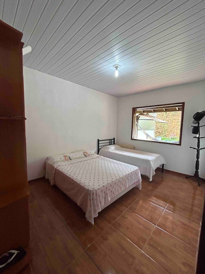 საძინებელი 4