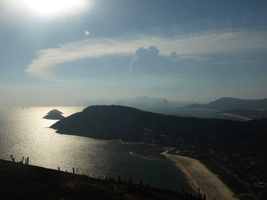 Costão de Itacoatiara.