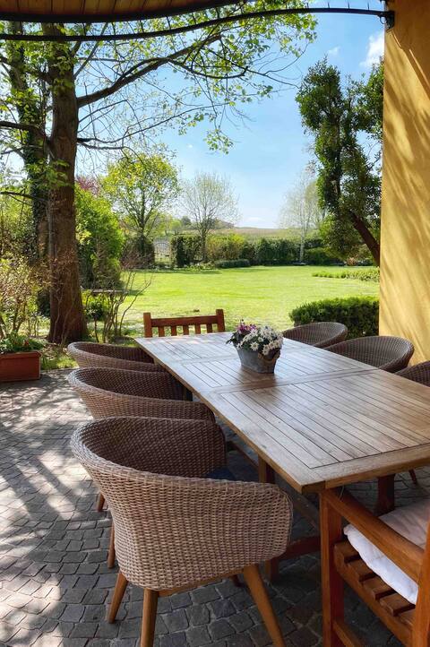 Romantic country house near Lake Garda