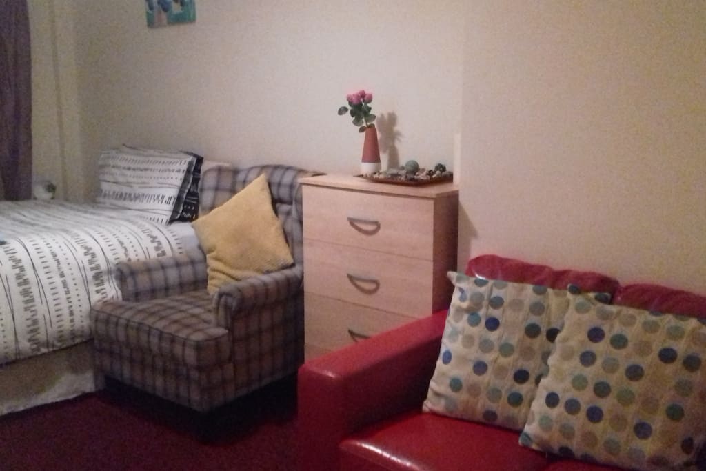 Spacious En-suit Sitting Area