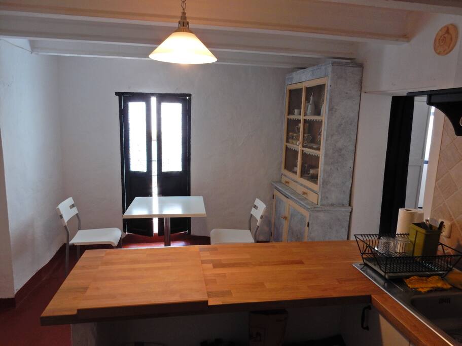Cocina ofice con balcon
