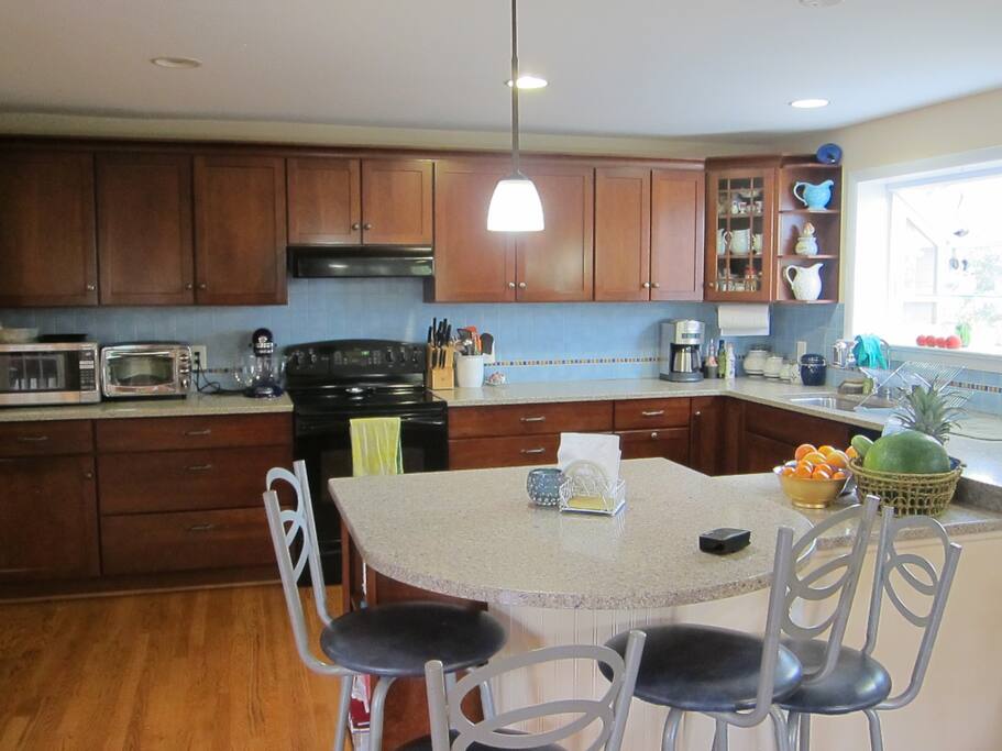 Large eat-in kitchen