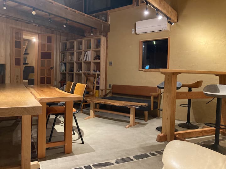 自然素材でリノベーションした、木の香り漂う貸切宿|藤野民宿(Fujino Guest House) - 備前市