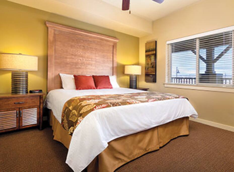 This picture does not show the specific unit being rented. The unit rented will be based on which units are available upon check-in. These pictures are meant to show the property and an example of the room style and décor.