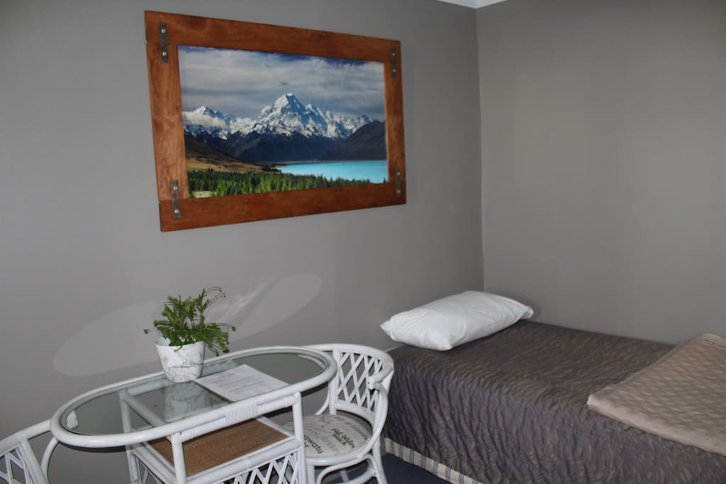 Queen bed and a single to sleep 3 people comfortably