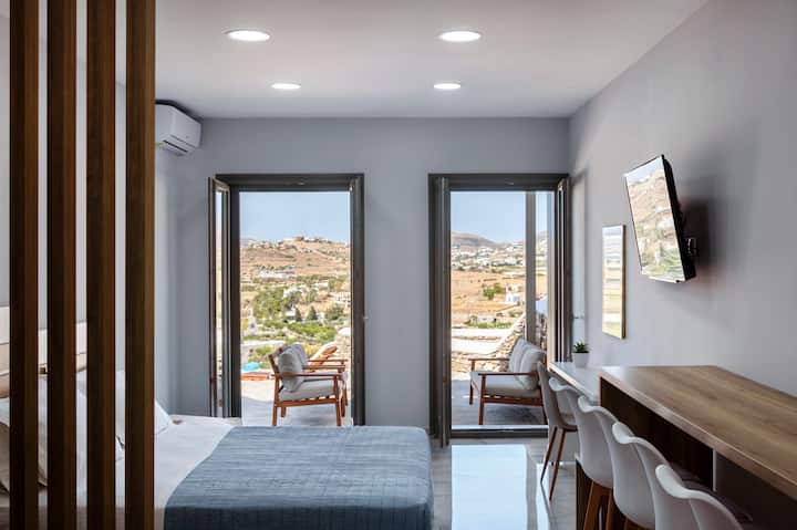 Σουιτα με ιδιωτικη εξωτερικη πισινα - Paros