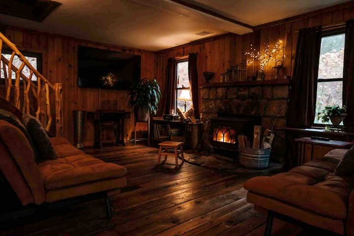The Cottage On Babbling Brook - Connecticut
