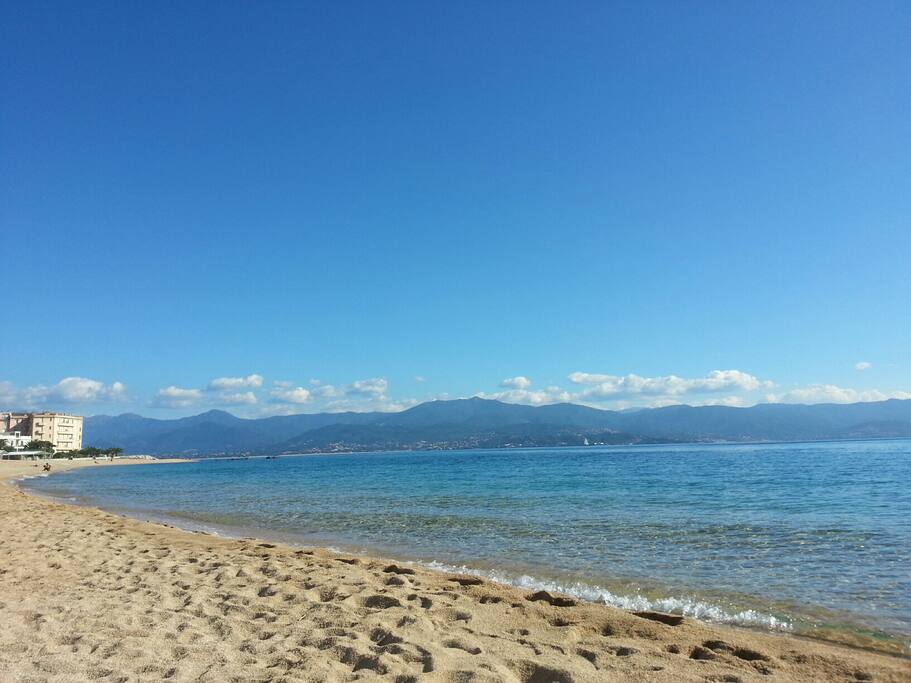Plage (aménagée) à 150 mètres