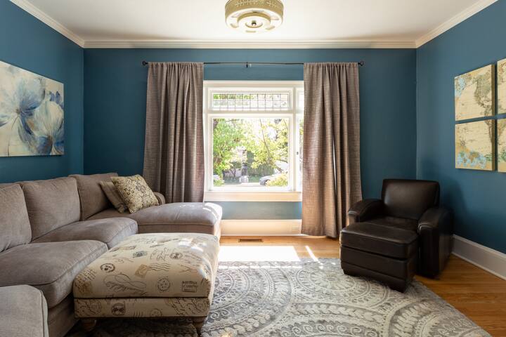 Overlook Victorian Mansion (5 Bedroom 10 Guest) gallery image 3